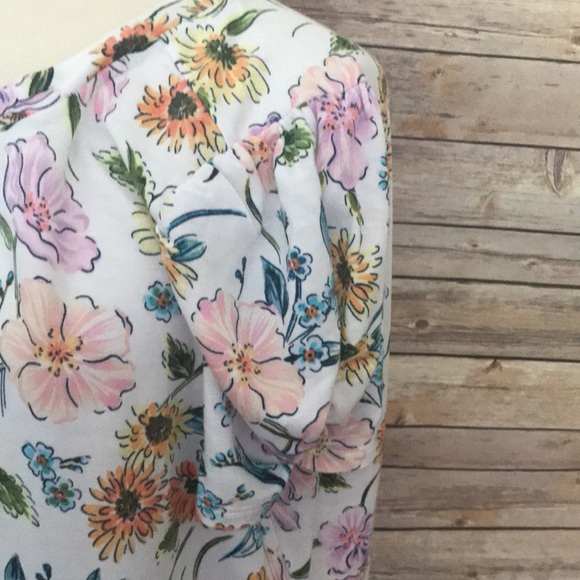 Crown & Ivy Short Sleeve Top with puffy sleeves size XL - Picture 2 of 6